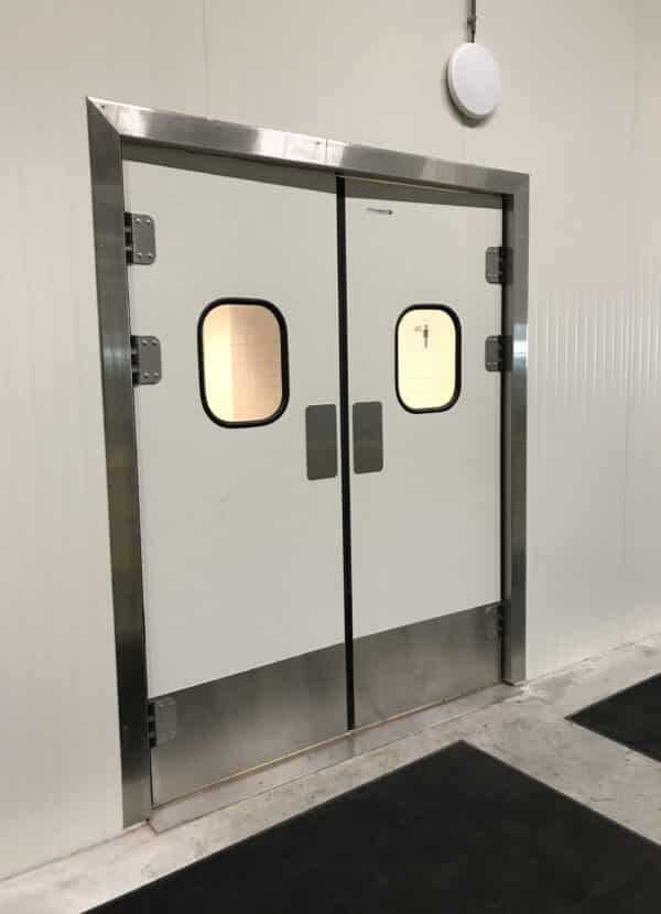 Pendeldeur geïsoleerd